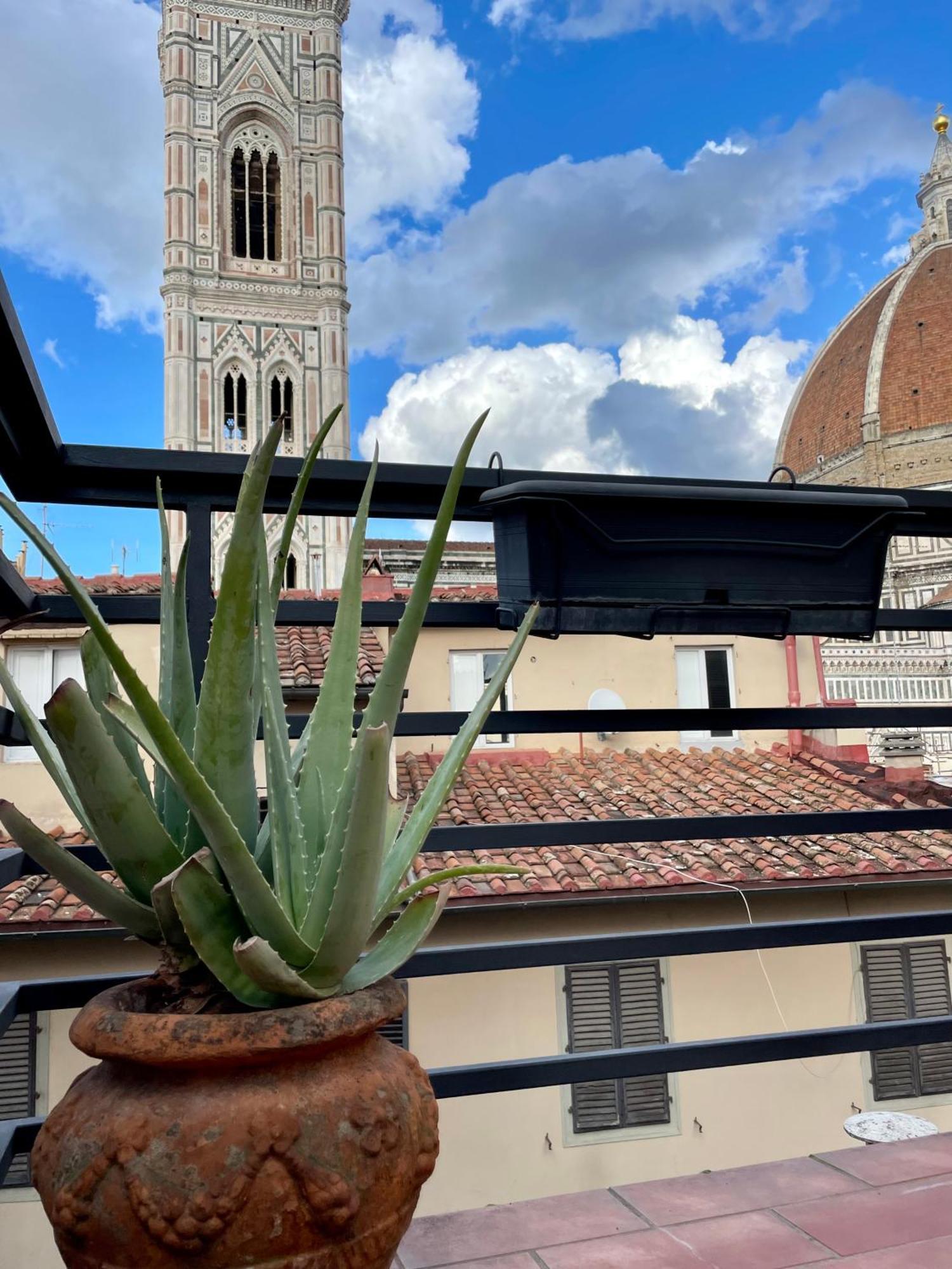 Rebecca Duomo View With Terrace Apartment Florence Exterior photo